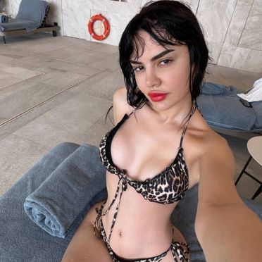 Ece Ronay - Fotoğraf 15