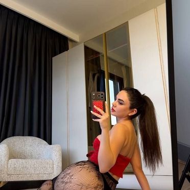 Ece Ronay - Fotoğraf 25