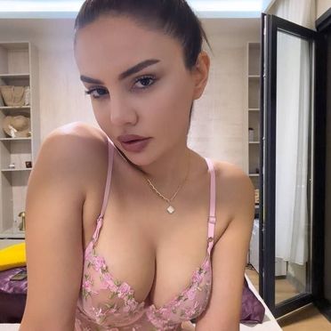 Ece Ronay - Fotoğraf 13