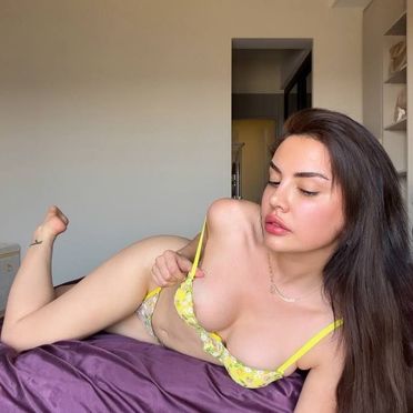 Ece Ronay - Fotoğraf 21