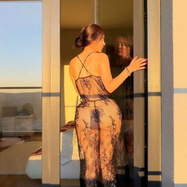 Ece Ronay - Fotoğraf 3
